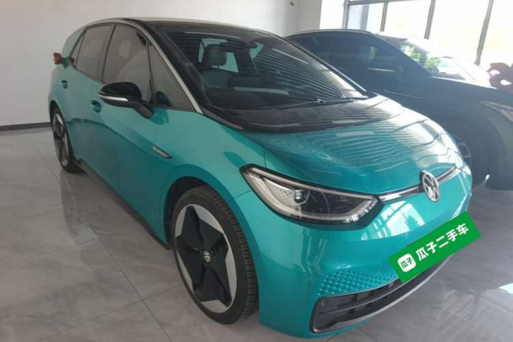 Used Volkswagen ID.3 2021 Pro Smart Edition Front Right 45 Deg