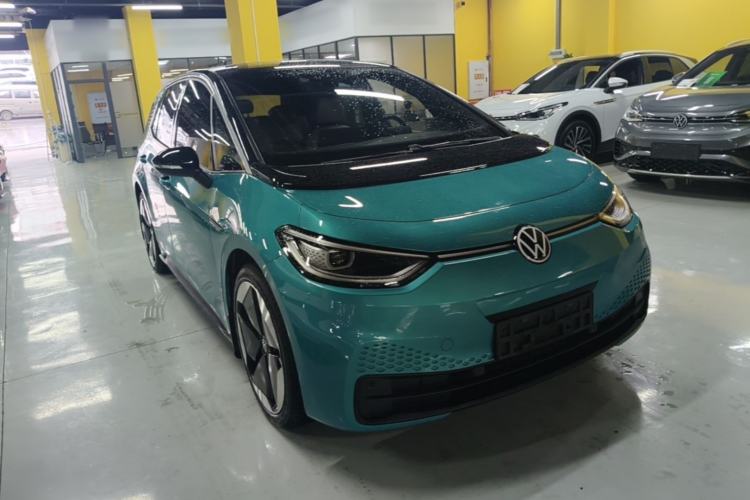 Used Volkswagen ID.3 2021 Pure Edition Front Right 45 Deg
