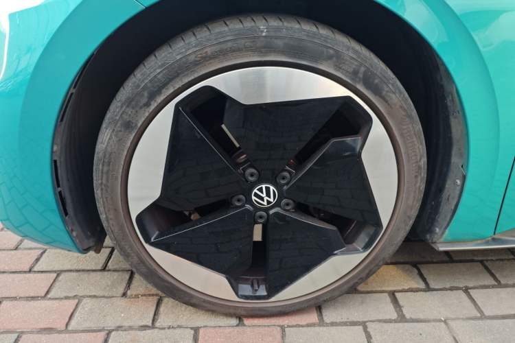 Used Volkswagen ID.3 2021 Pro Smart Edition Left Front Wheel Hub