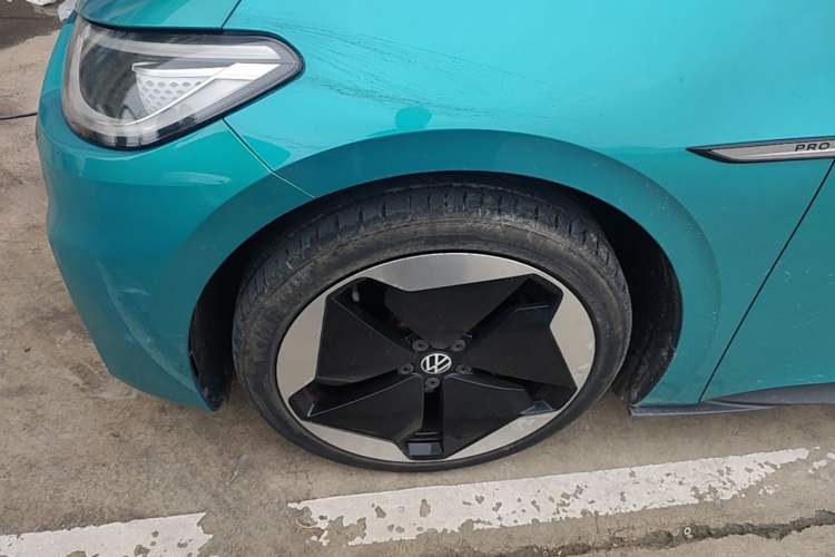 Used Volkswagen ID.3 2021 Pro Smart Edition Left Front Wheel Hub