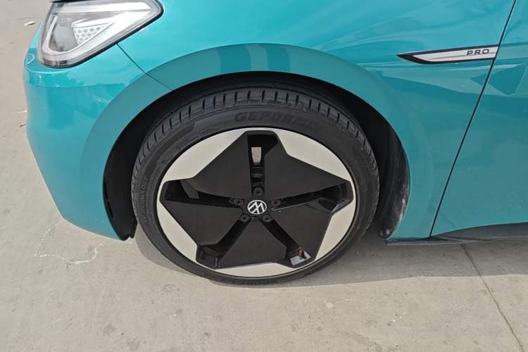 Used Volkswagen ID.3 2021 Pro Smart Edition Left Front Wheel Hub