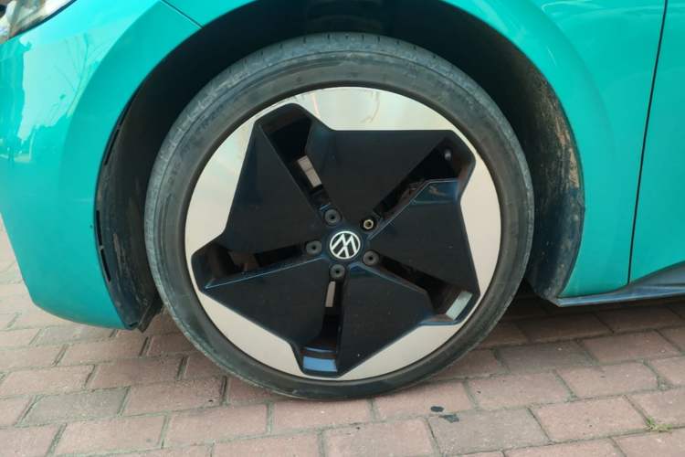Used Volkswagen ID.3 2021 Pro Smart Edition Left Front Wheel Hub