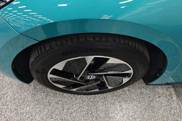 Used Volkswagen ID.3 2021 Pure Edition Left Front Wheel Hub