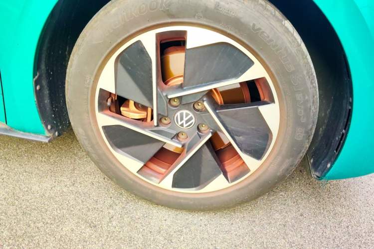 Used Volkswagen ID.3 2021 Pro Smart Edition Right Front Wheel Hub