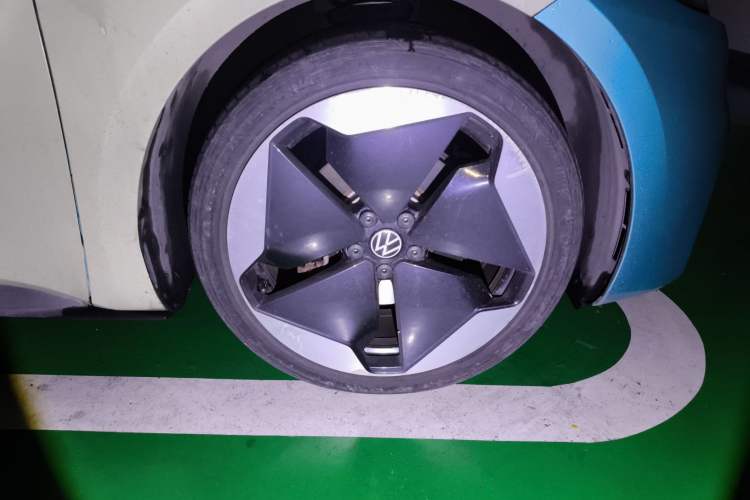 Used Volkswagen ID.3 2021 Pro Smart Edition Right Front Wheel Hub