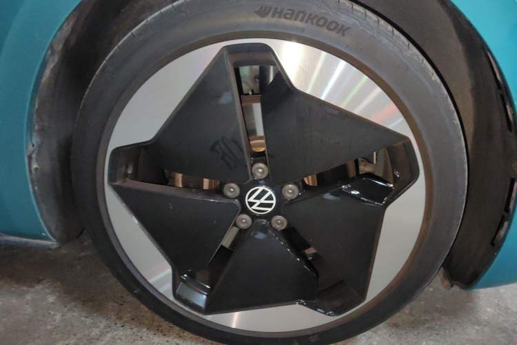 Used Volkswagen ID.3 2021 Pro Smart Edition Right Front Wheel Hub