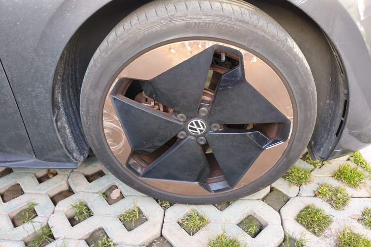 Used Volkswagen ID.3 2021 Pro Smart Edition Right Front Wheel Hub