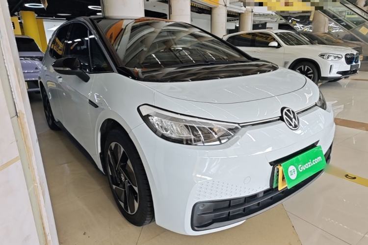 Used Volkswagen ID.3 2021 Pure Edition Front Right 45 Deg