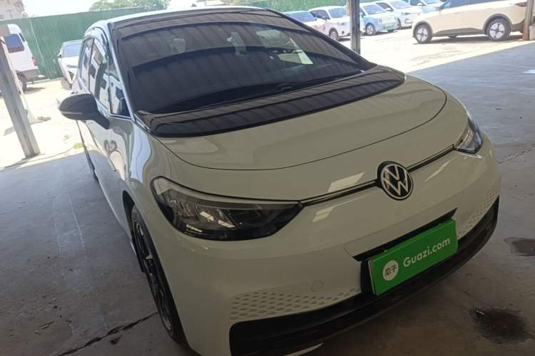Used Volkswagen ID.3 2021 Pure Edition Front Right 45 Deg