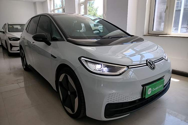 Used Volkswagen ID.3 2021 Pro Smart Edition Front Right 45 Deg