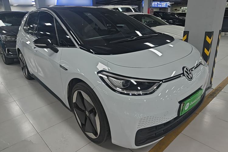 Used Volkswagen ID.3 2021 Pro Smart Edition Front Right 45 Deg