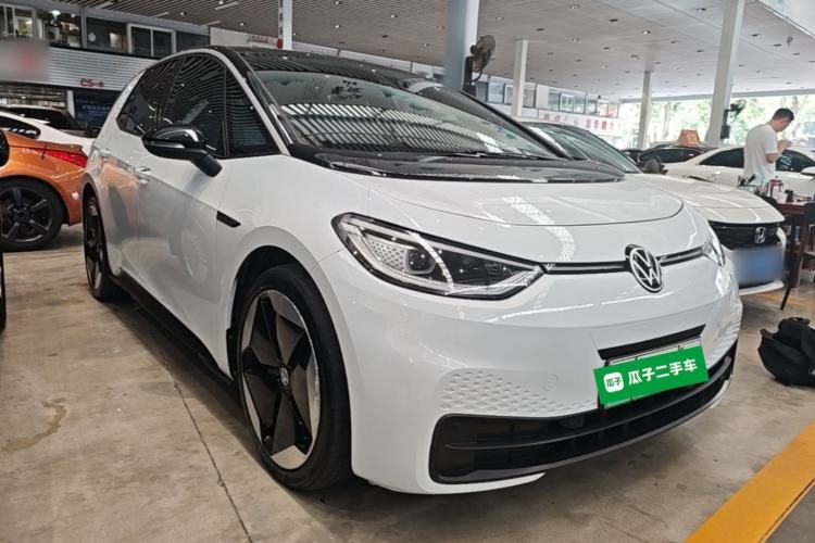 Used Volkswagen ID.3 2021 Pro Smart Edition Front Right 45 Deg