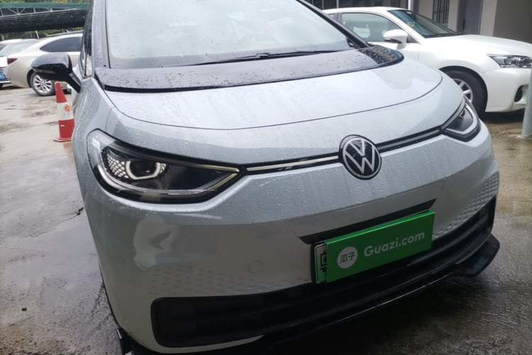 Used Volkswagen ID.3 2021 Pro Smart Edition Front Right 45 Deg