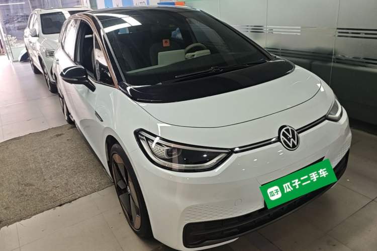 Used Volkswagen ID.3 2021 Pro Smart Edition Front Right 45 Deg