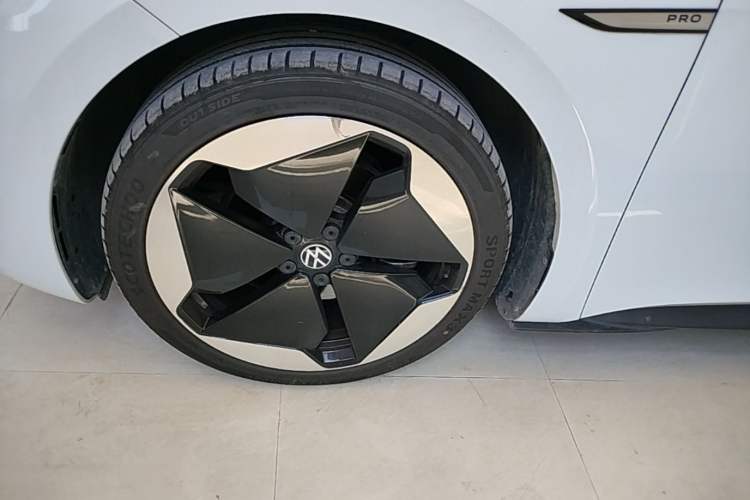 Used Volkswagen ID.3 2021 Pro Smart Edition Left Front Wheel Hub