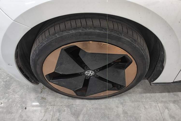 Used Volkswagen ID.3 2021 Pro Smart Edition Left Front Wheel Hub