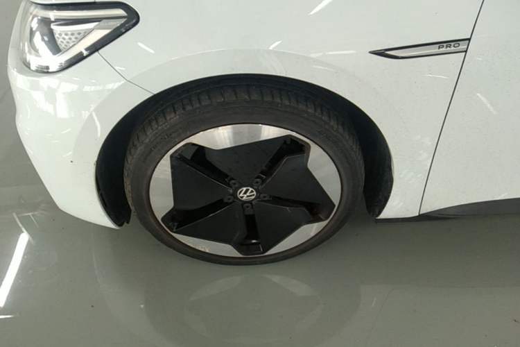 Used Volkswagen ID.3 2021 Pro Smart Edition Left Front Wheel Hub