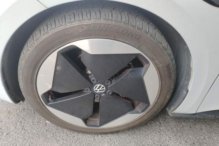 Used Volkswagen ID.3 2021 Pro Smart Edition Left Front Wheel Hub