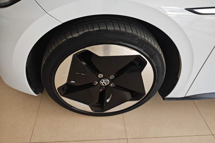 Used Volkswagen ID.3 2021 Pro Smart Edition Left Front Wheel Hub