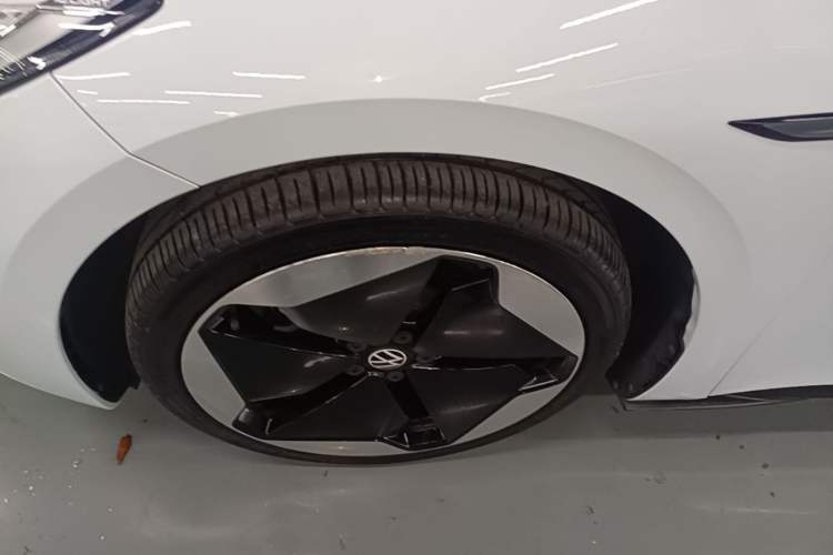 Used Volkswagen ID.3 2021 Pro Smart Edition Left Front Wheel Hub