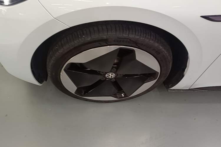 Used Volkswagen ID.3 2021 Pro Smart Edition Left Front Wheel Hub