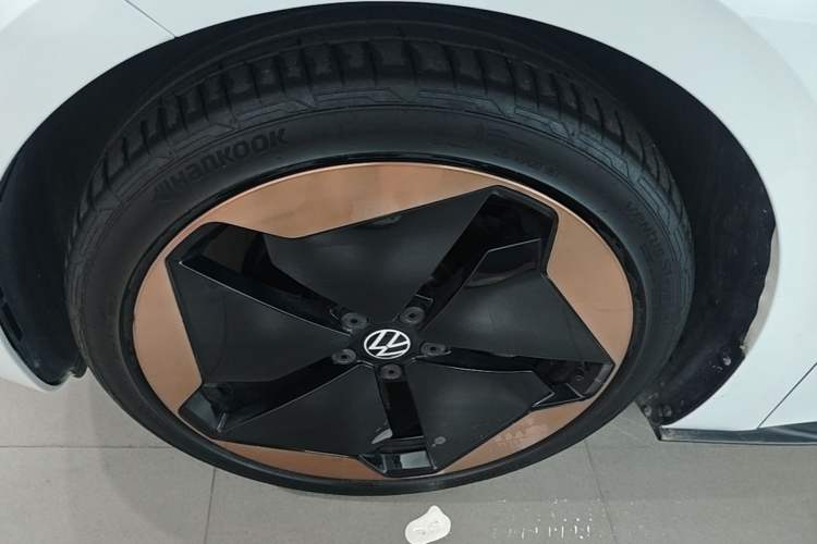 Used Volkswagen ID.3 2021 Pro Smart Edition Left Front Wheel Hub