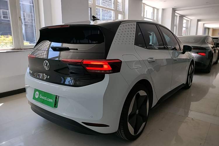 Used Volkswagen ID.3 2021 Pro Smart Edition Rear Right 45 Deg
