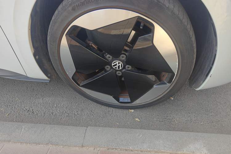 Used Volkswagen ID.3 2021 Pro Smart Edition Right Front Wheel Hub