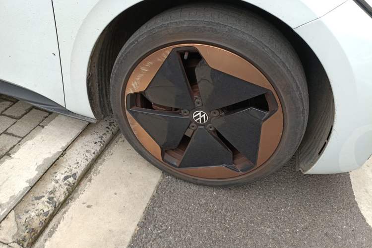 Used Volkswagen ID.3 2021 Pro Smart Edition Right Front Wheel Hub