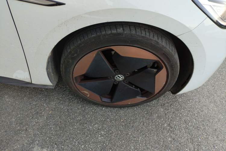 Used Volkswagen ID.3 2021 Pro Smart Edition Right Front Wheel Hub