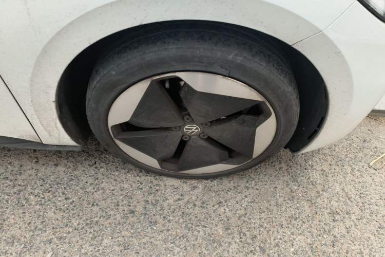 Used Volkswagen ID.3 2021 Pro Smart Edition Right Front Wheel Hub