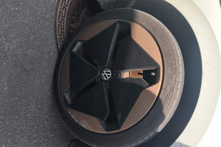 Used Volkswagen ID.3 2021 Pro Smart Edition Right Front Wheel Hub