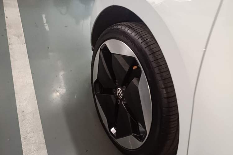 Used Volkswagen ID.3 2021 Pro Smart Edition Right Rear Wheel Hub