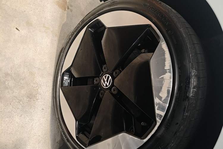 Used Volkswagen ID.3 2021 Pro Smart Edition Right Rear Wheel Hub