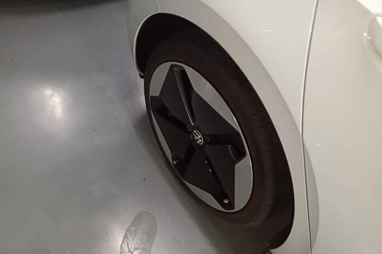Used Volkswagen ID.3 2021 Pro Smart Edition Right Rear Wheel Hub