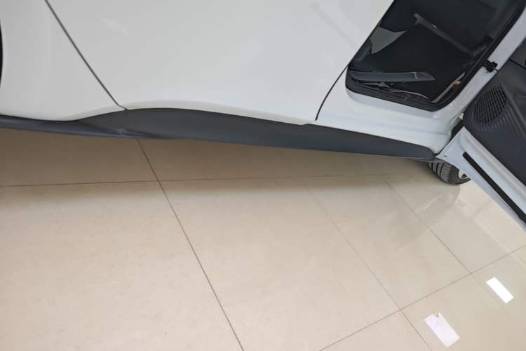 Used Volkswagen ID.3 2021 Pro Smart Edition Right Side Sill