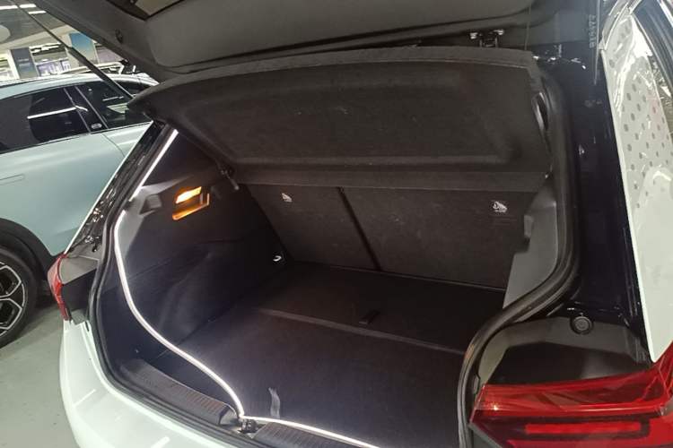 Used Volkswagen ID.3 2021 Pro Smart Edition Trunk