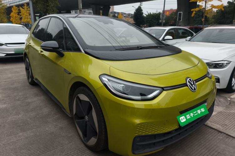 Used Volkswagen ID.3 2021 Pro Smart Edition Front Right 45 Deg