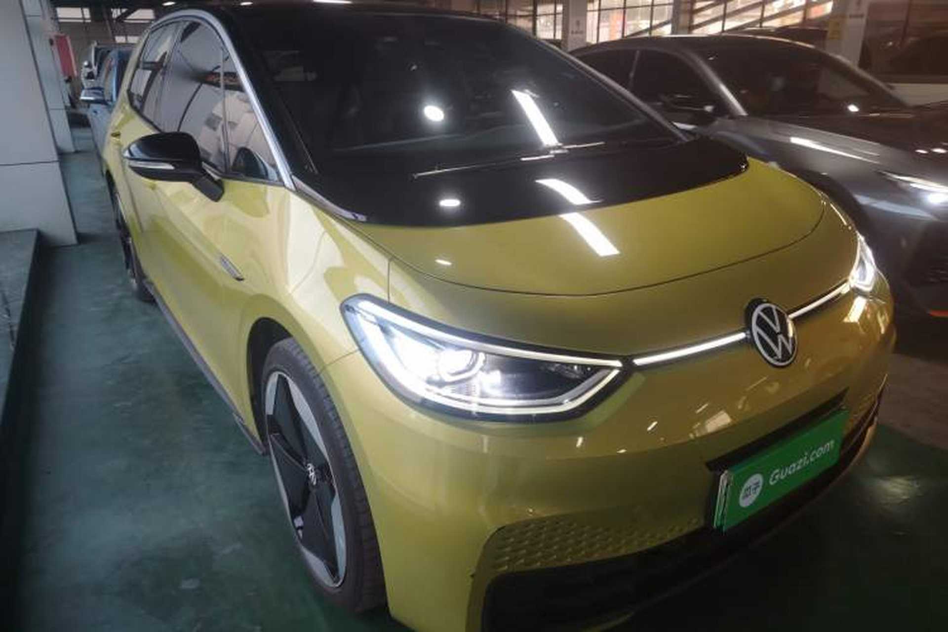 Used Volkswagen ID.3 2021 Pro Smart Edition Front Right 45 Deg