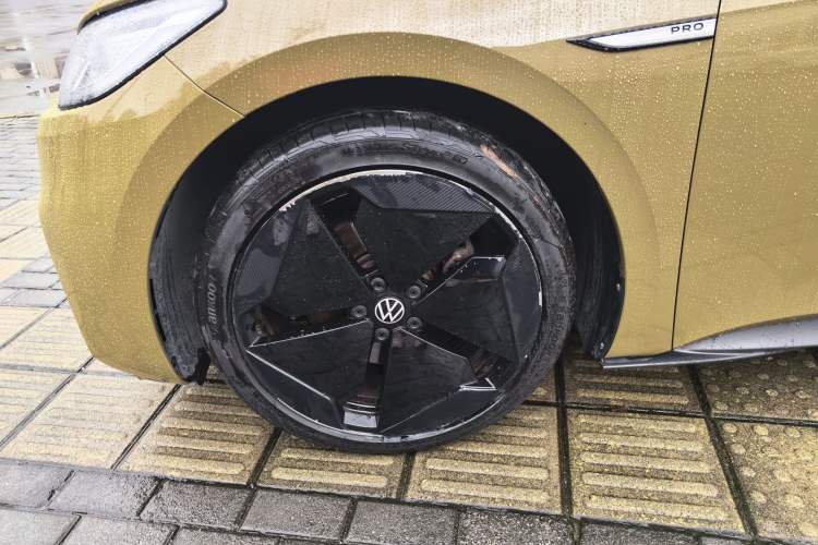 Used Volkswagen ID.3 2021 Pro Smart Edition Left Front Wheel Hub