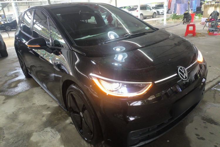 Used Volkswagen ID.3 2022 Pro Smart Edition Front Right 45 Deg