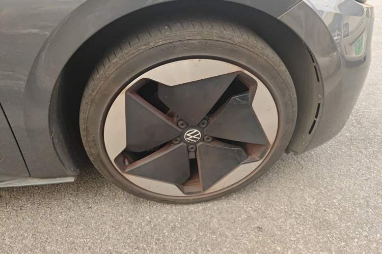 Used Volkswagen ID.3 2022 Pro Smart Edition Right Front Wheel Hub