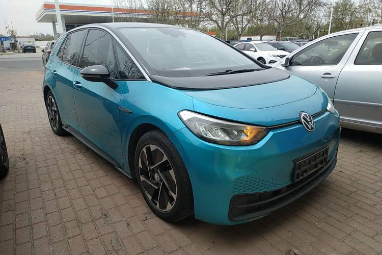 Used Volkswagen ID.3 2022 Active Pure Intelligent Enjoyment Edition Front Right 45 Deg