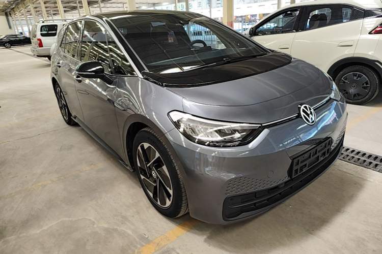 Used Volkswagen ID.3 2022 Active Pure Intelligent Enjoyment Edition Front Right 45 Deg