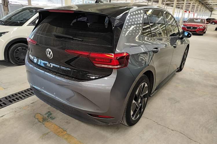 Used Volkswagen ID.3 2022 Active Pure Intelligent Enjoyment Edition Rear Right 45 Deg