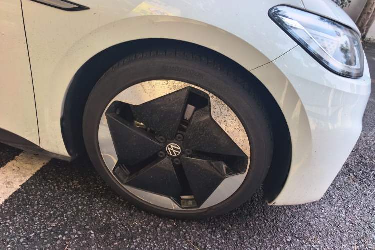 Used Volkswagen ID.3 2022 Pro Smart Edition Right Front Wheel Hub