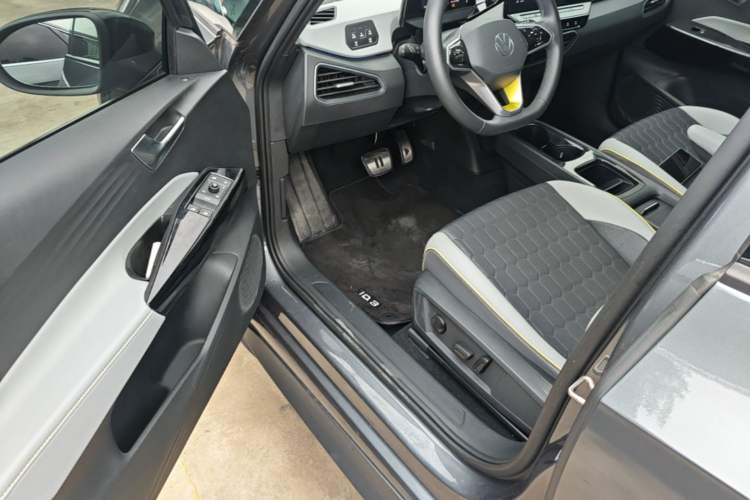 Used Volkswagen ID.3 2022 Pro Smart Edition Driver Seat