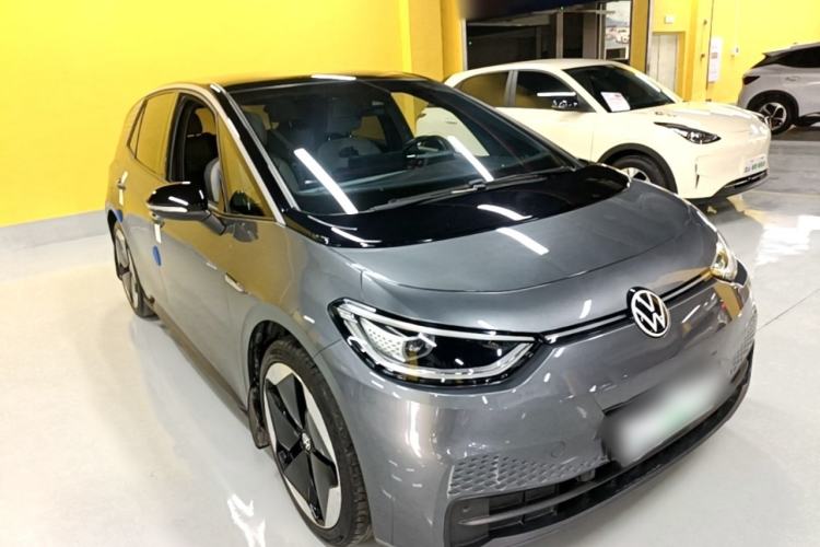 Used Volkswagen ID.3 2022 Pro Smart Edition Front Right 45 Deg