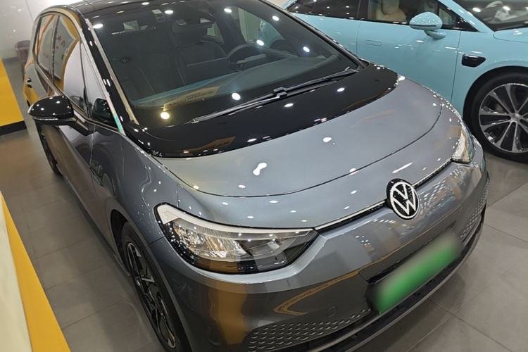 Used Volkswagen ID.3 2022 Active Pure Intelligent Enjoyment Edition Front Right 45 Deg