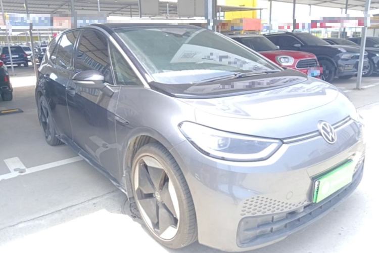 Used Volkswagen ID.3 2022 Pro Smart Edition Front Right 45 Deg